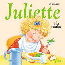 Juliette à la cantine - Avec une serviette de table