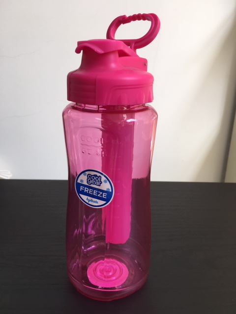 Gourde plastique rigide Freeze rose 709 ml
