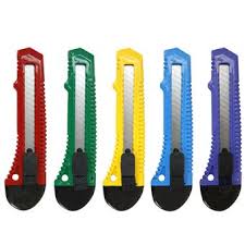 Cutter avec blocage de lame 18 mm